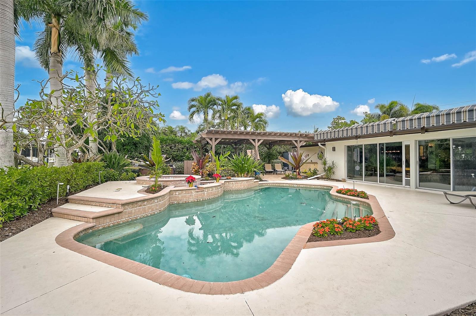 SIESTAS BAYSIDE WATERSIDE WOOD - Residential