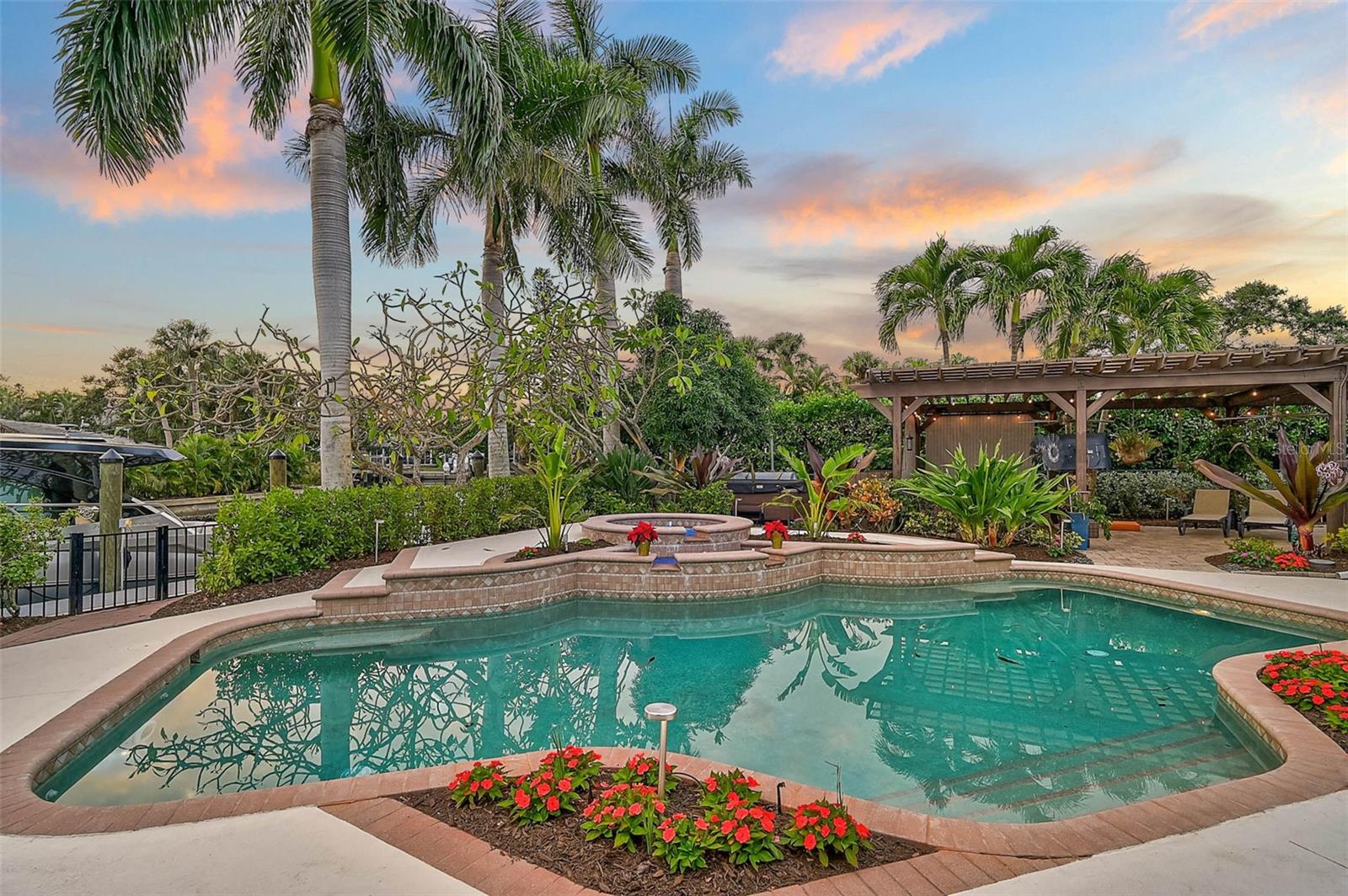 SIESTAS BAYSIDE WATERSIDE WOOD - Residential