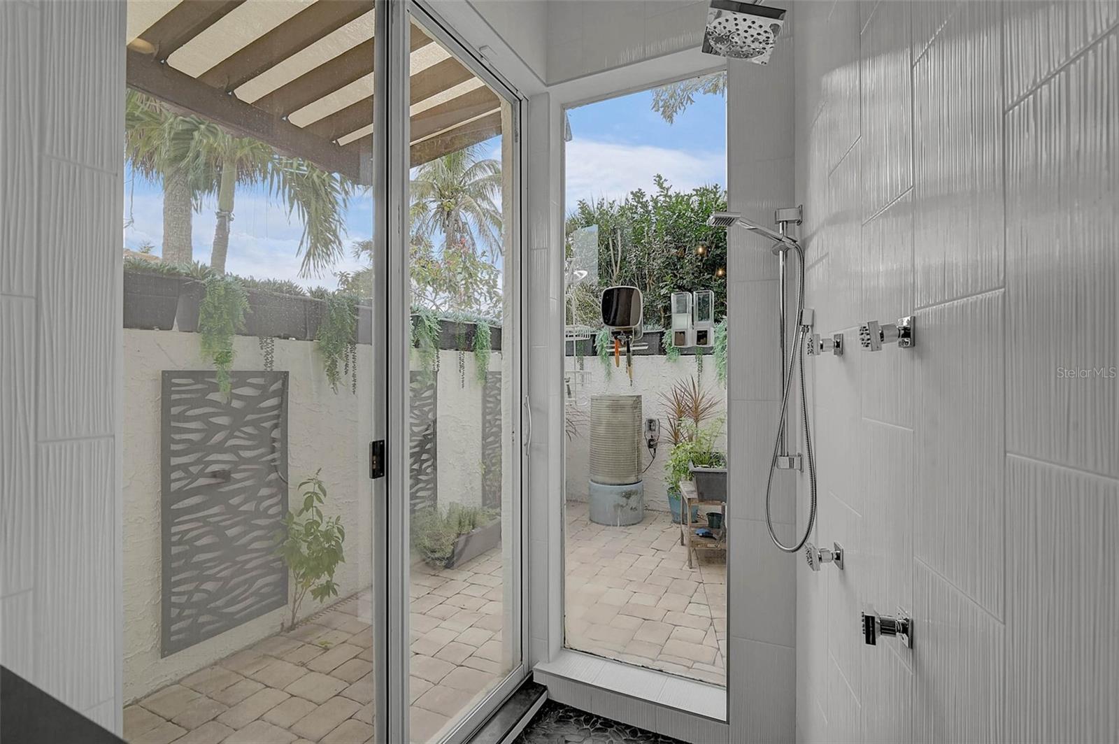 SIESTAS BAYSIDE WATERSIDE WOOD - Residential