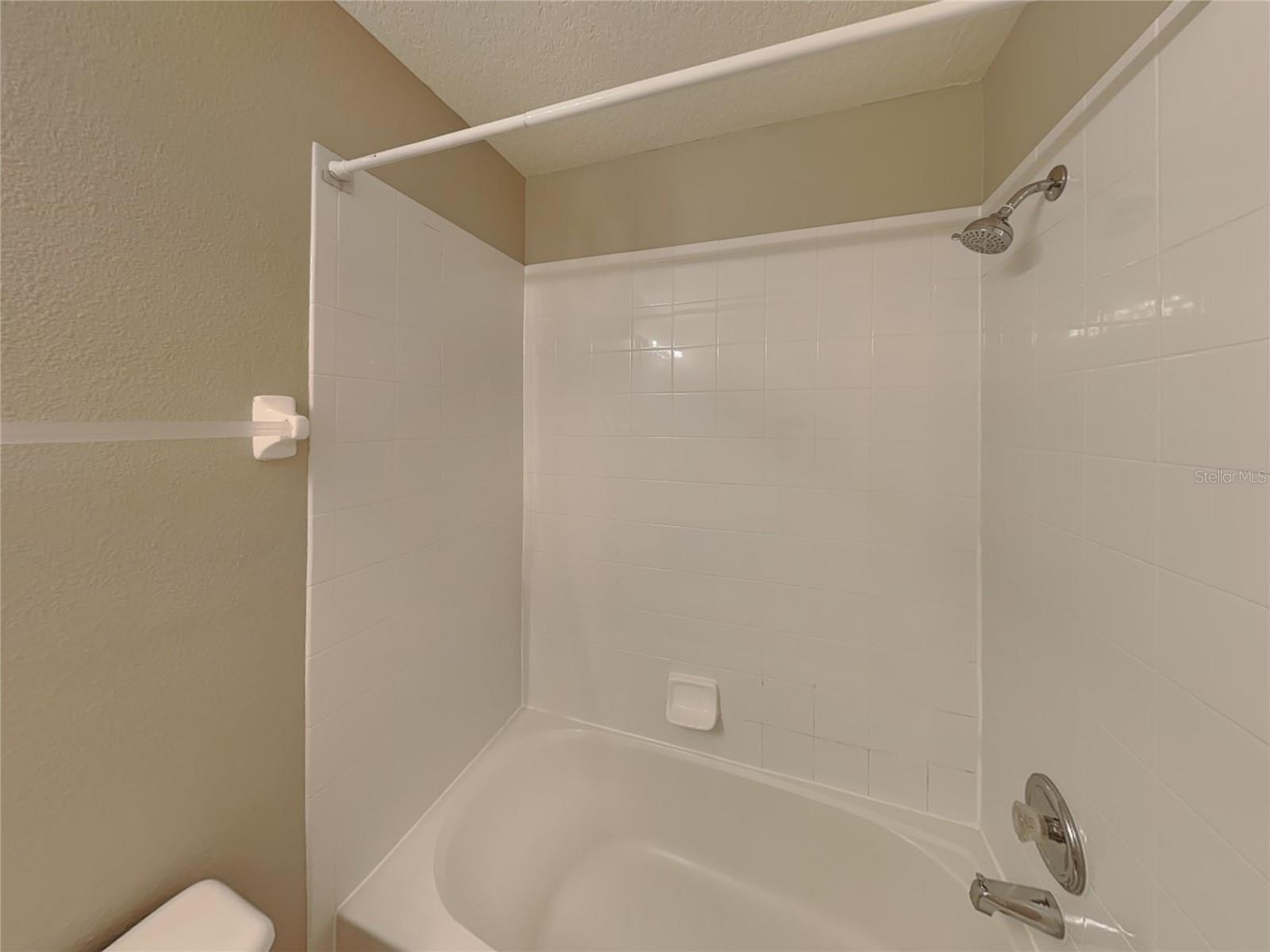 OAKHURST RESERVE UNIT TWO - Residential Lease