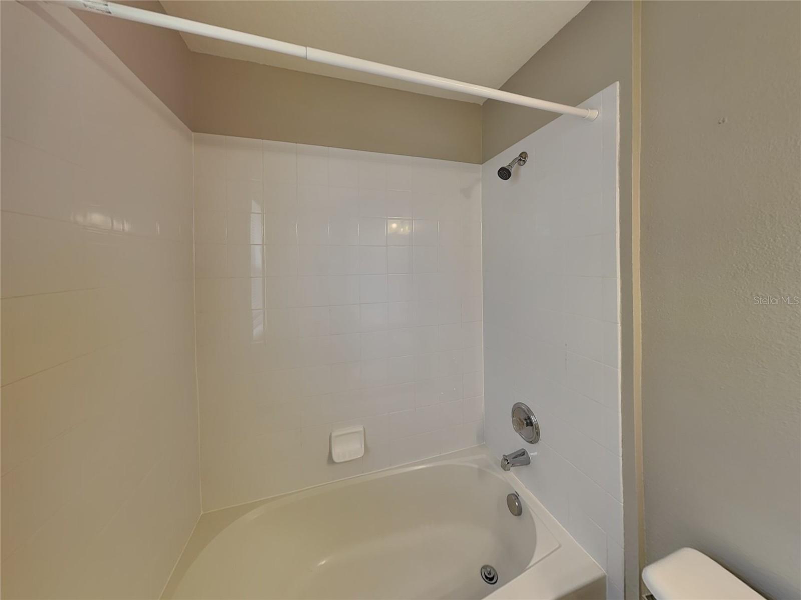 OAKHURST RESERVE UNIT TWO - Residential Lease