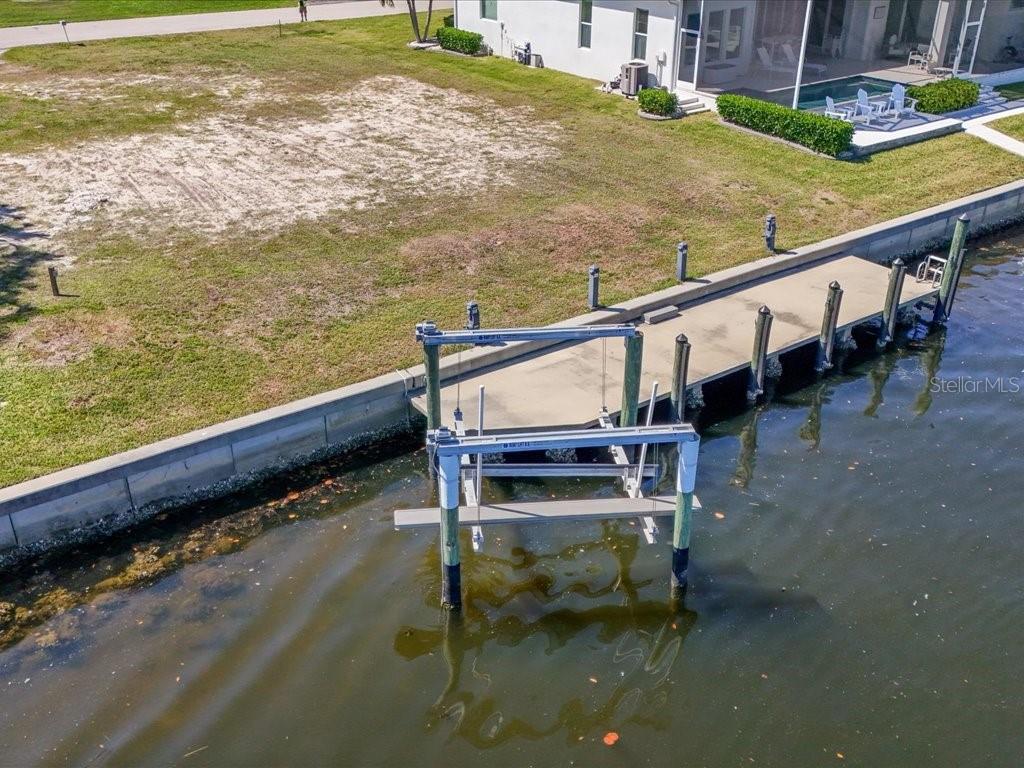 PUNTA GORDA ISLES SEC 04 - Land