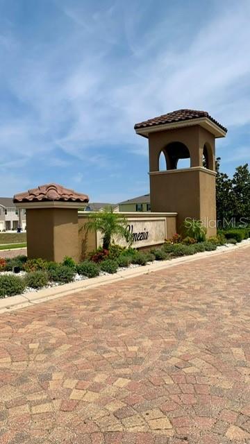 VENEZIA TOWNHOUSES - Residential Lease