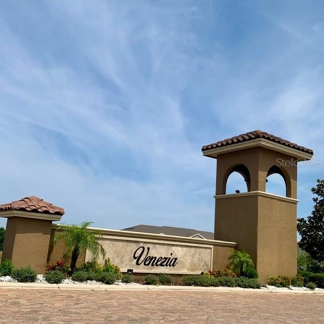 VENEZIA TOWNHOUSES - Residential Lease