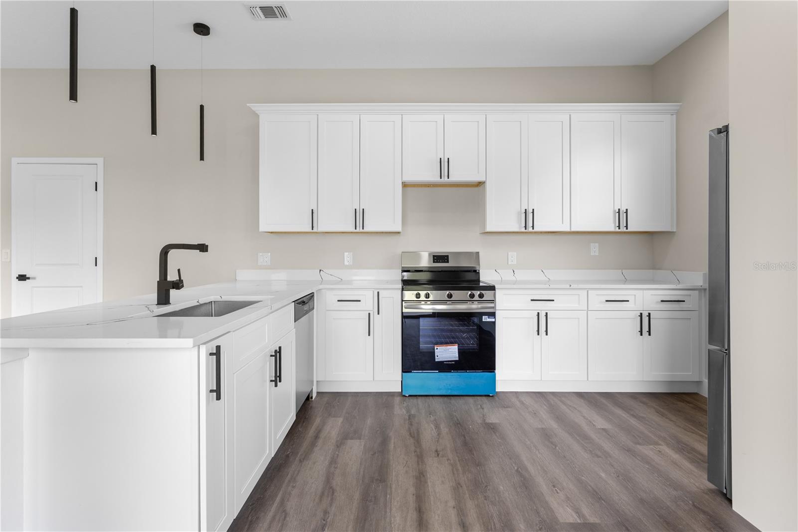 HAINES LAKE ESTATES - Residential Lease