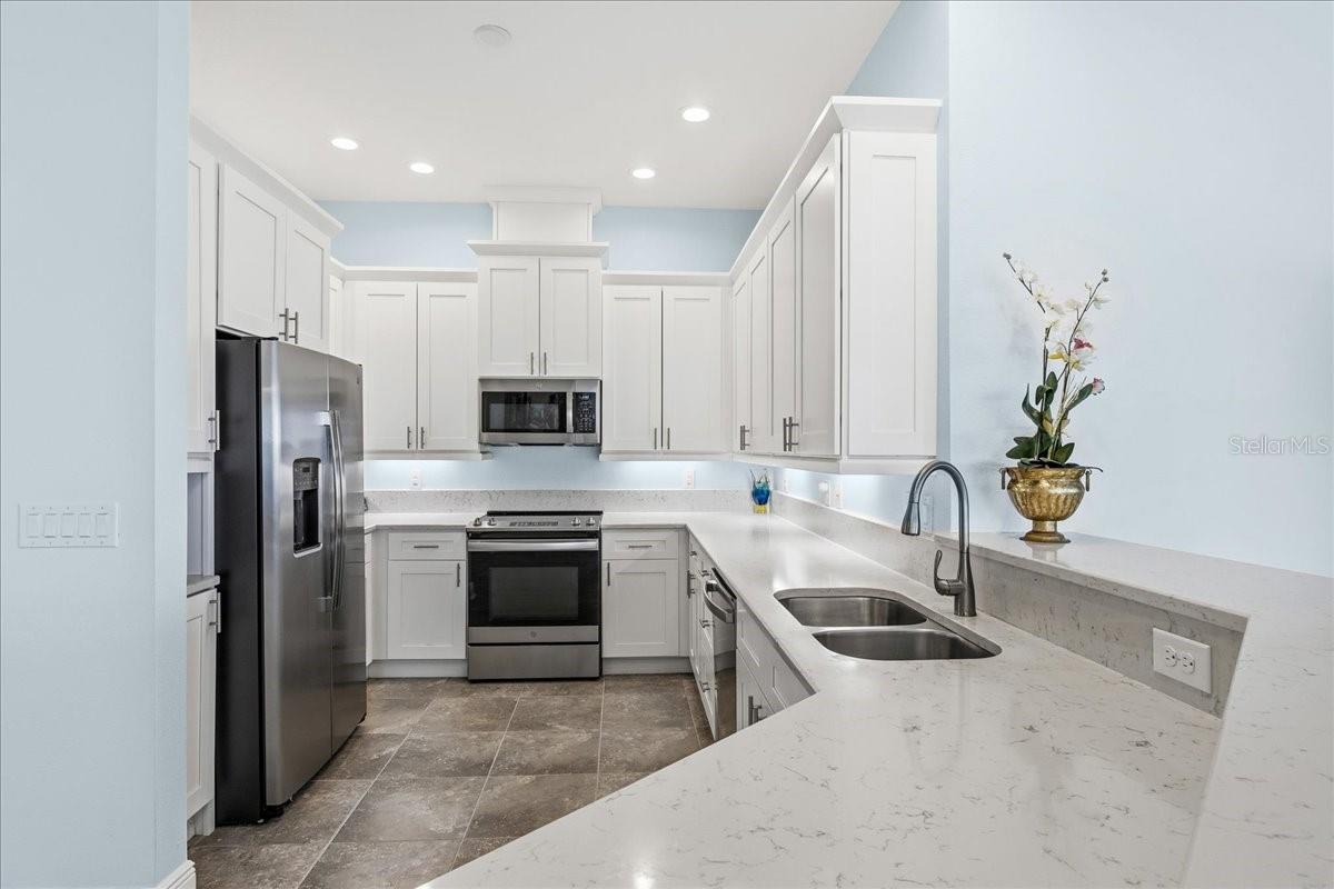 PALMA SOLA BAY CLUB PH 18B - Residential