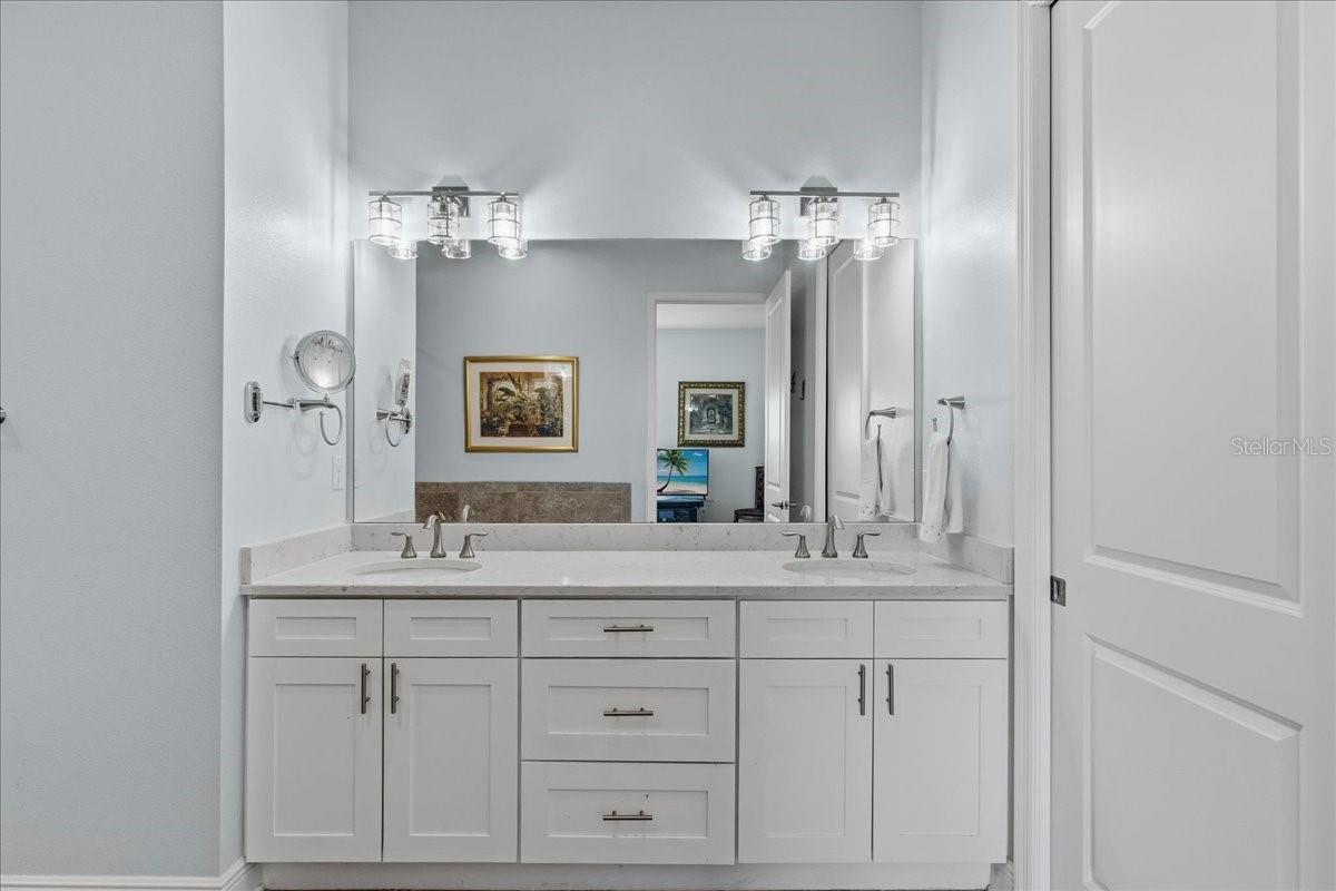 PALMA SOLA BAY CLUB PH 18B - Residential