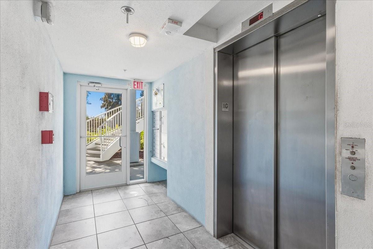 PALMA SOLA BAY CLUB PH 18B - Residential