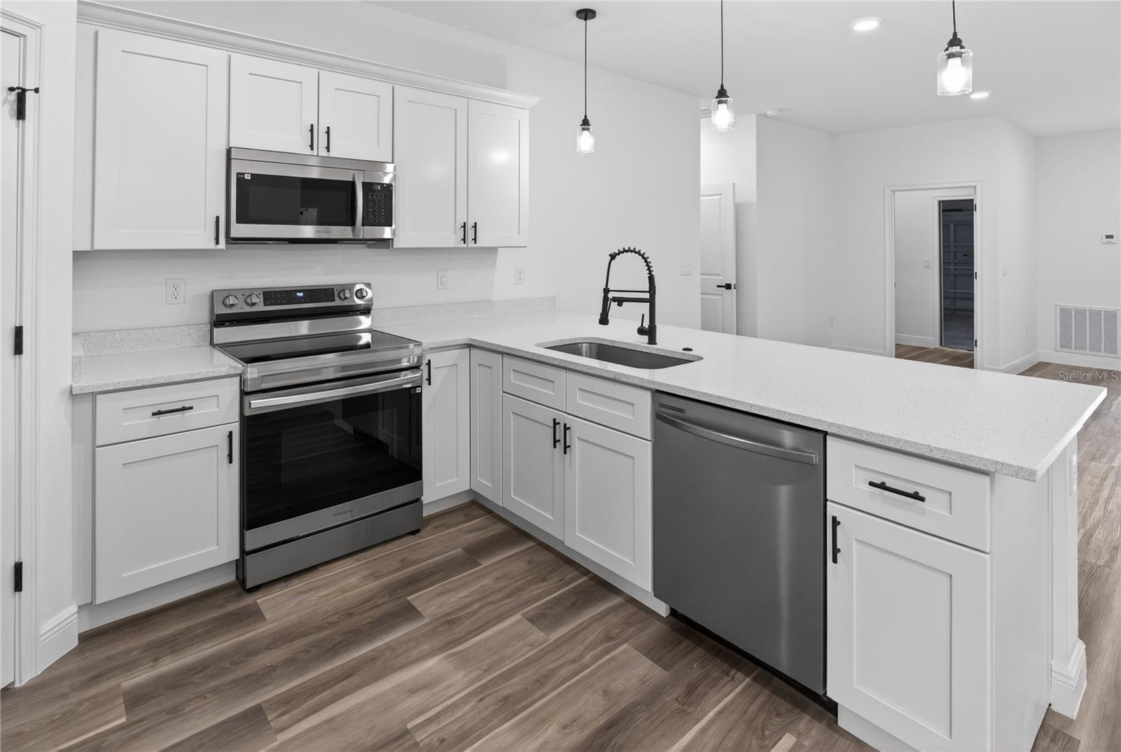 CITRUS SPGS UNIT 04 - Residential Lease