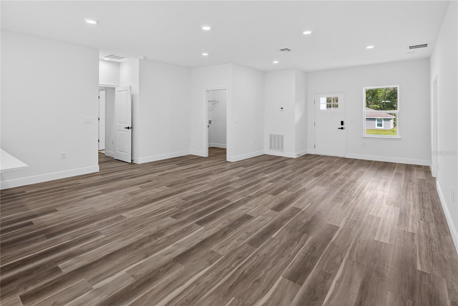 CITRUS SPGS UNIT 04 - Residential Lease