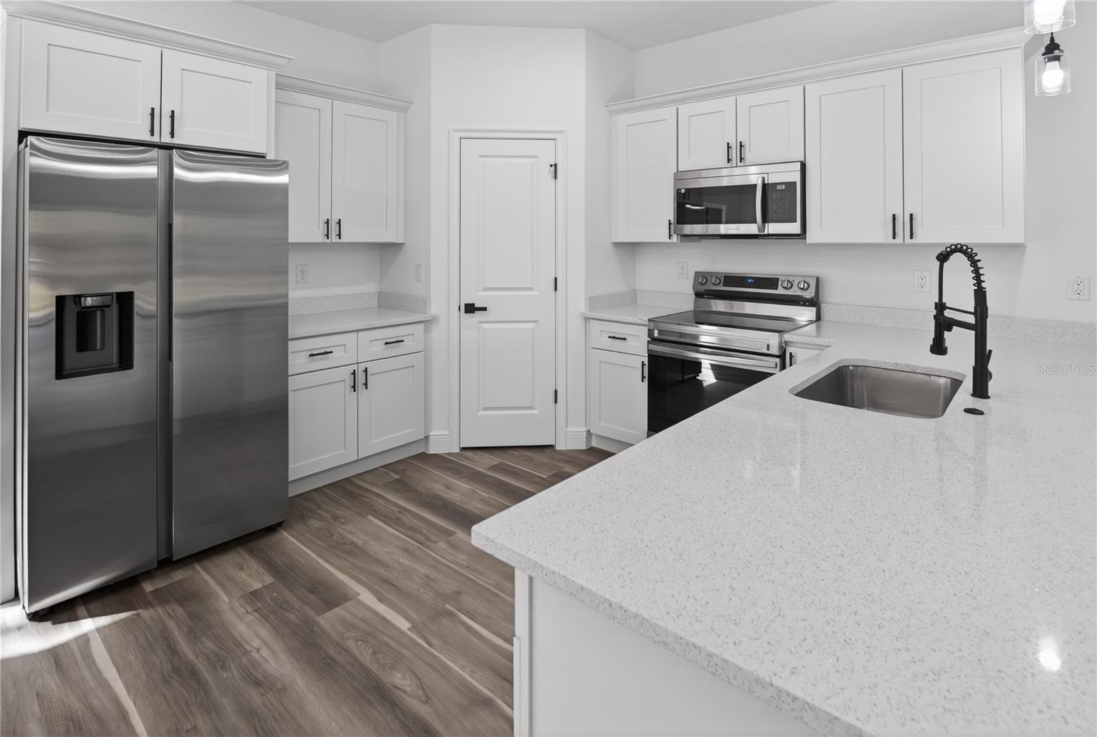 CITRUS SPGS UNIT 04 - Residential Lease