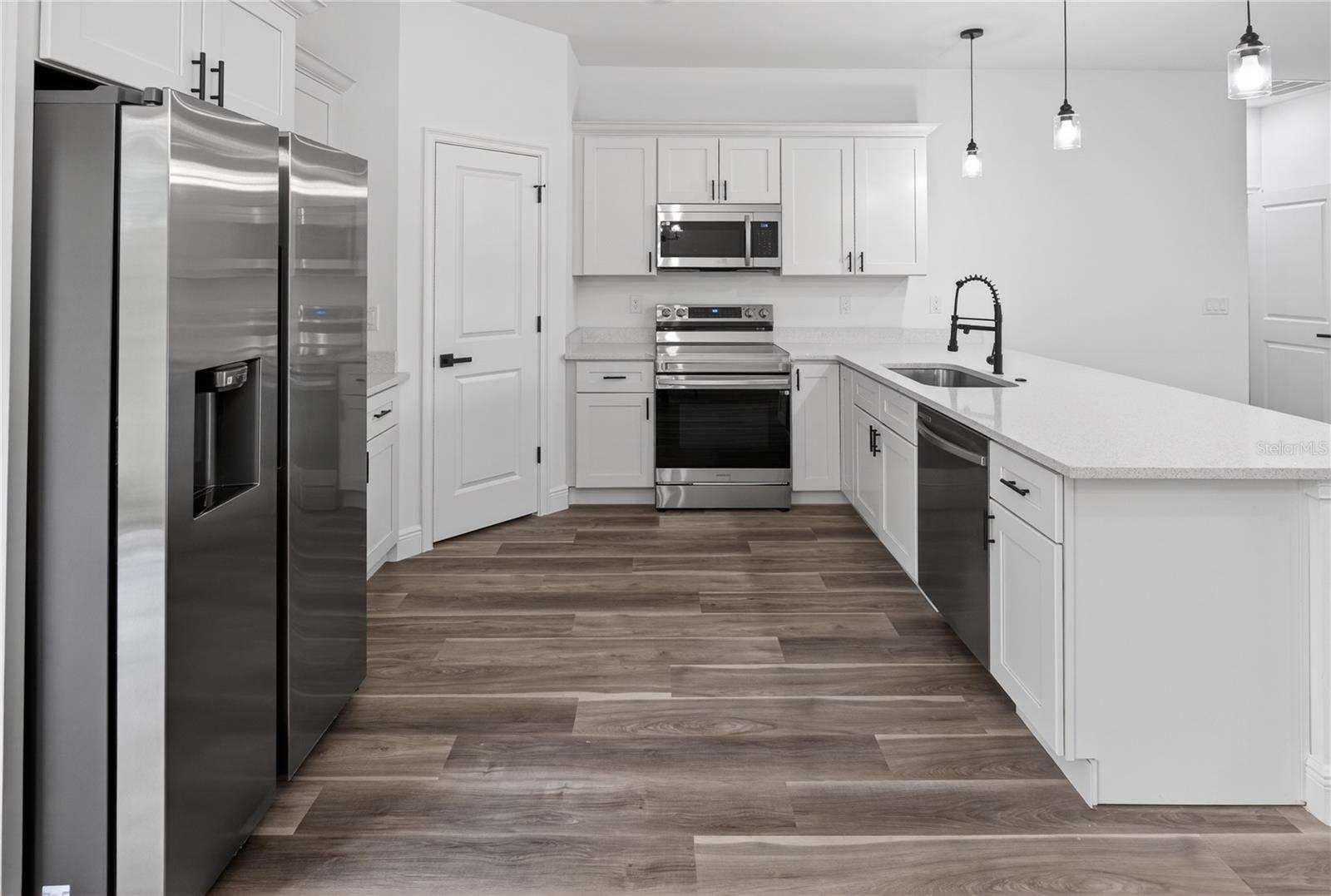 CITRUS SPGS UNIT 04 - Residential Lease