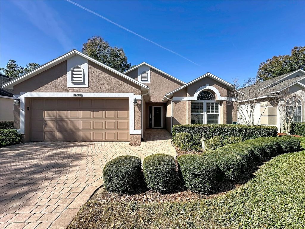 Photo of 3720 Doune Way, Clermont, FL 34711 (MLS # G5107410)