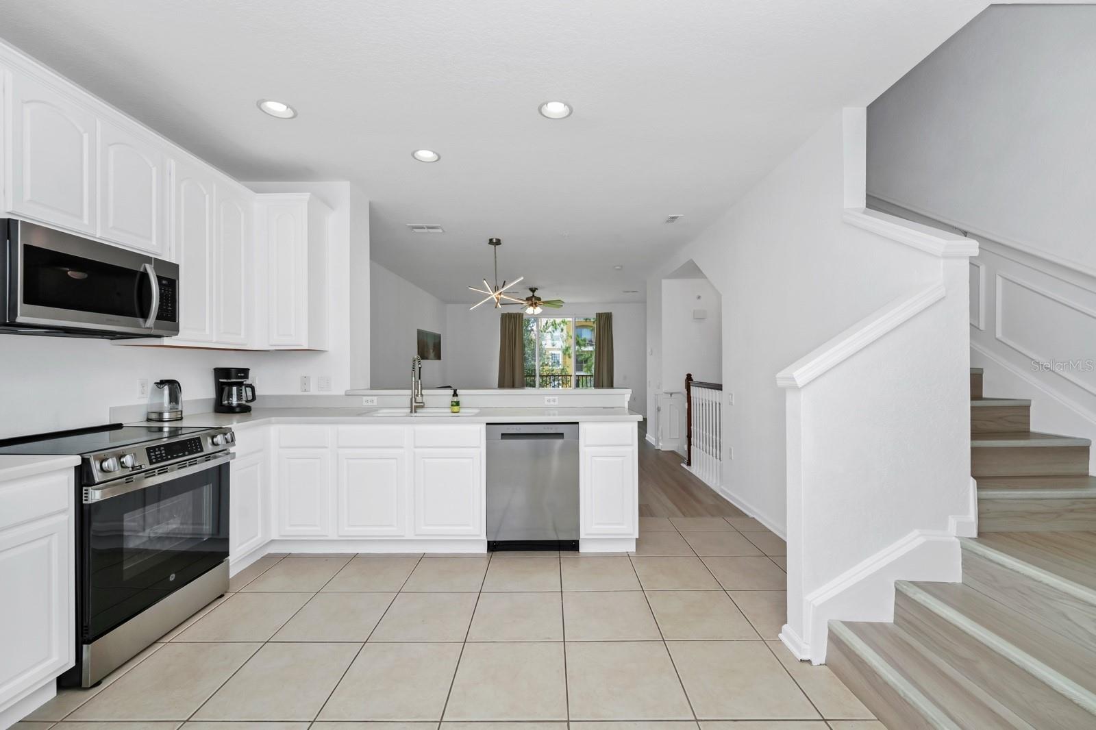 BAYSHORE/VISTA CAY PH 25 - Residential Lease