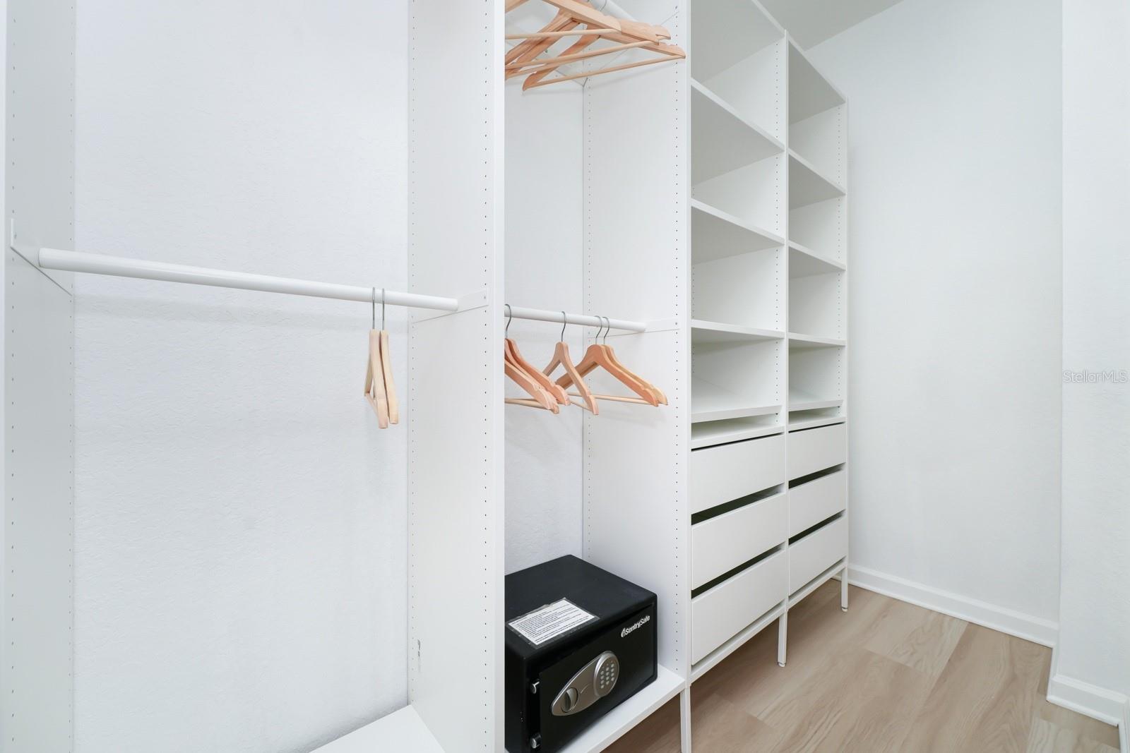 BAYSHORE/VISTA CAY PH 25 - Residential Lease