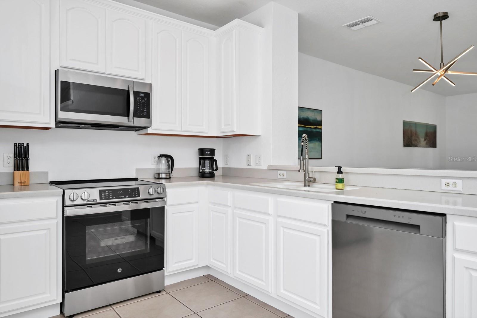 BAYSHORE/VISTA CAY PH 25 - Residential Lease