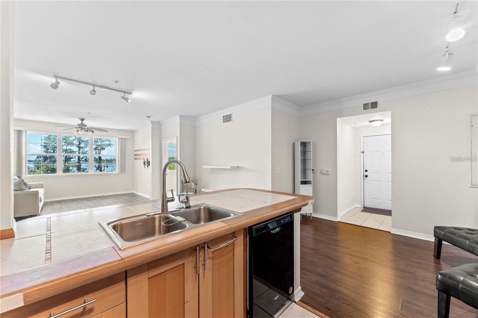 HAMPTONS/METROWEST - Residential Lease