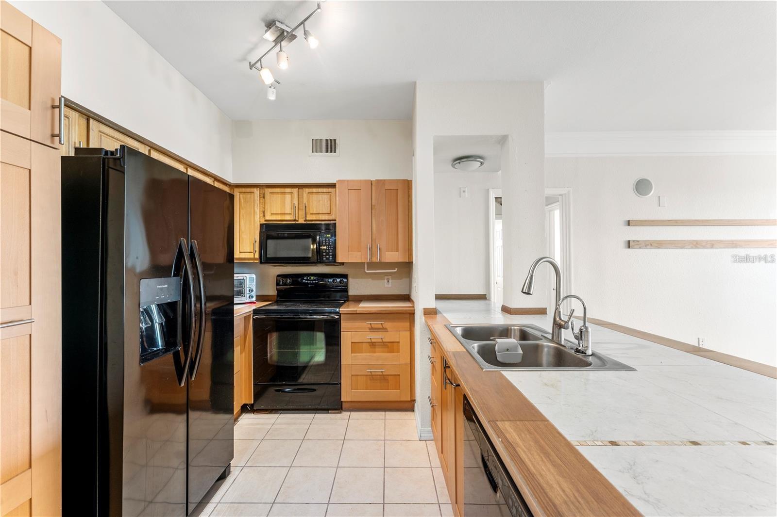 HAMPTONS/METROWEST - Residential Lease