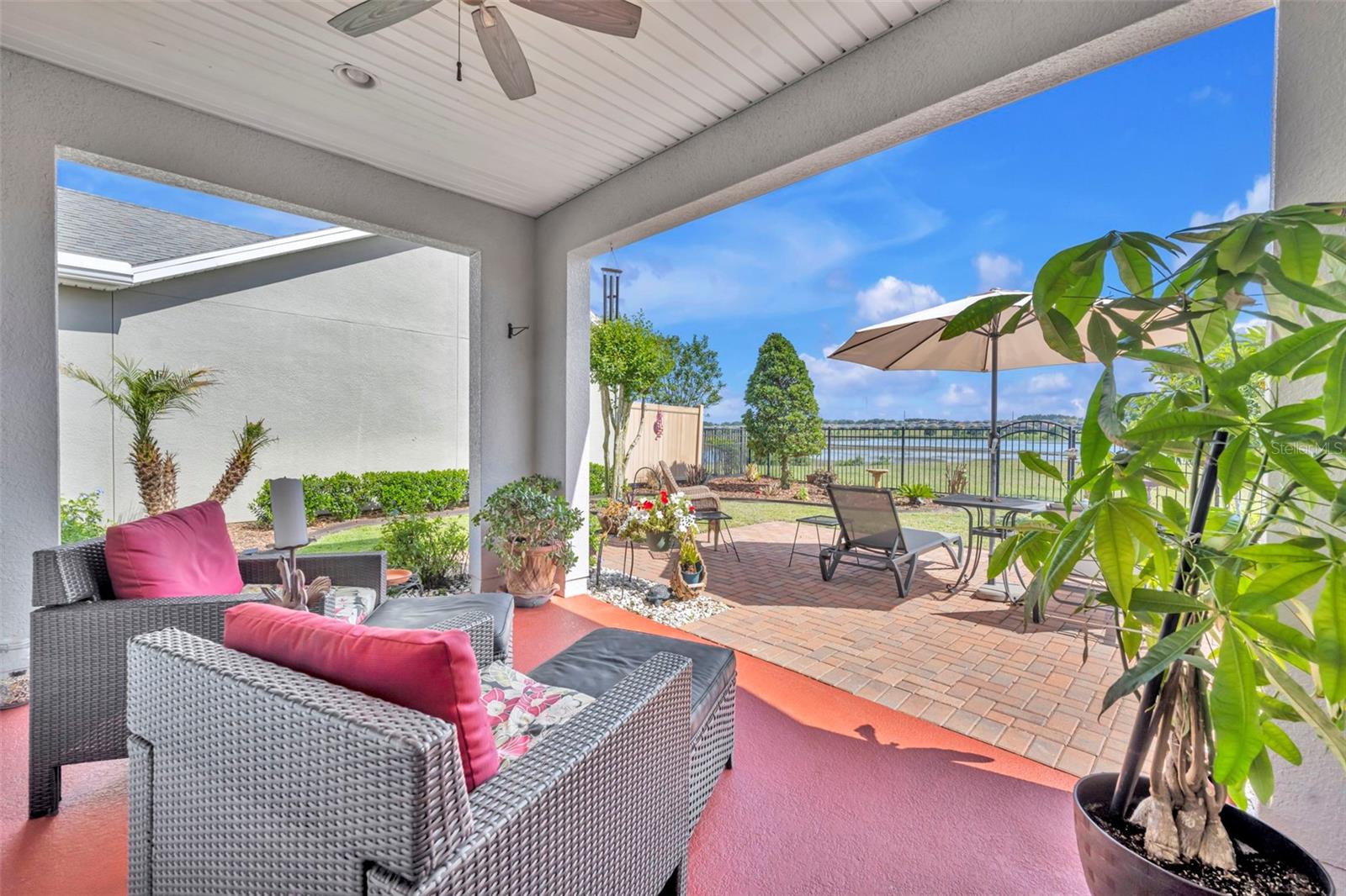 CASCADES OF GROVELAND - Residential