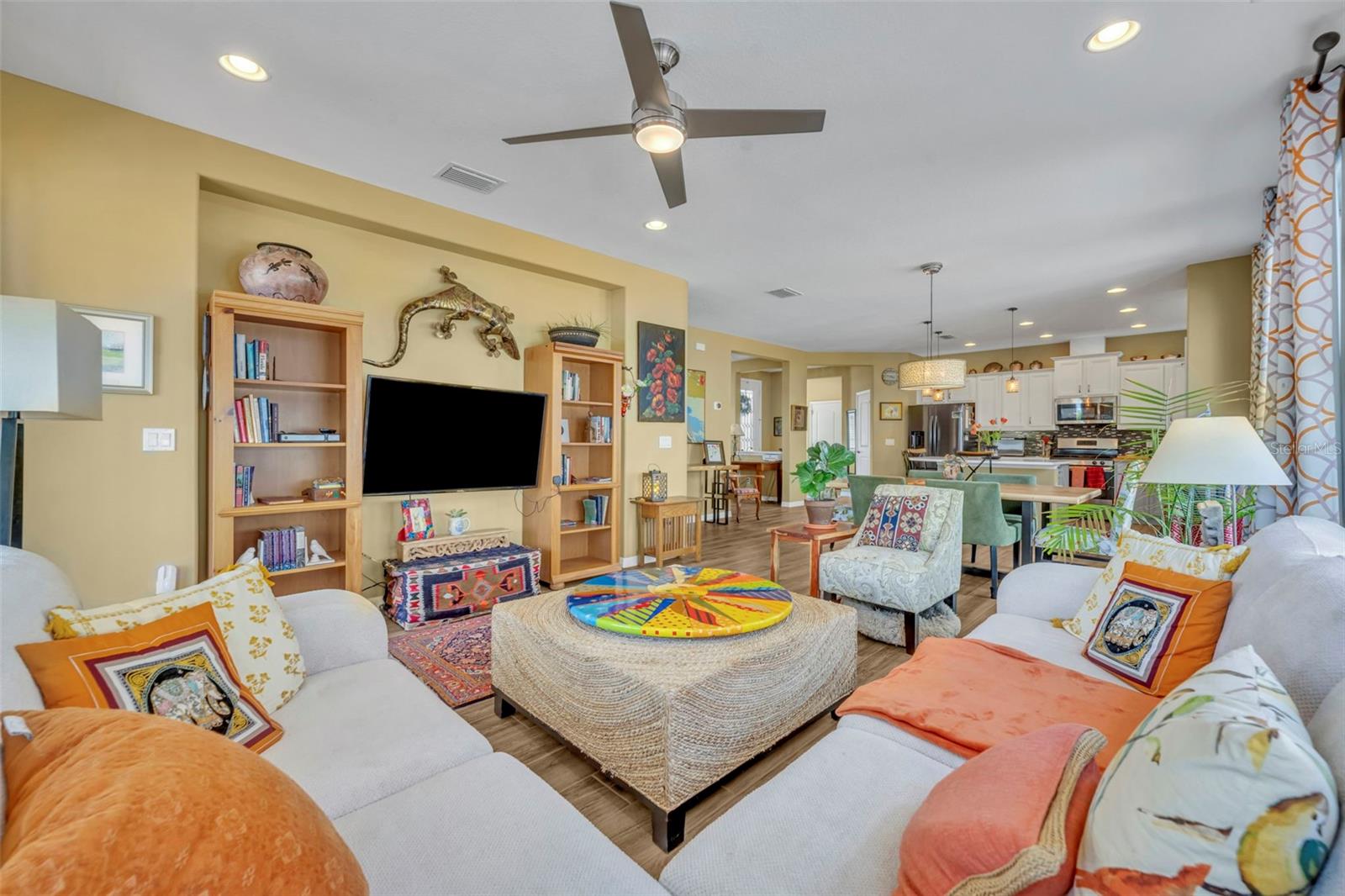 CASCADES OF GROVELAND - Residential