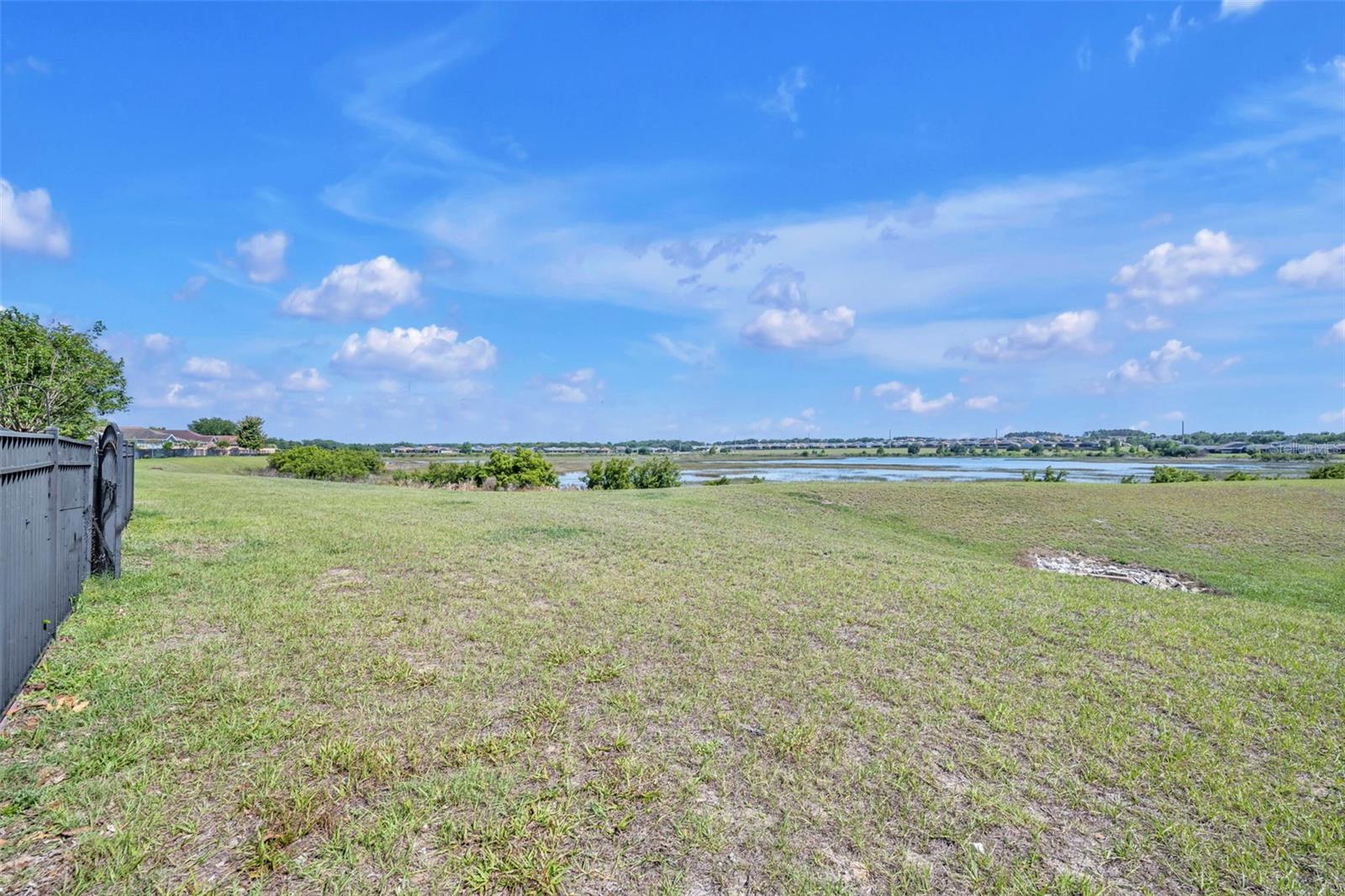 CASCADES OF GROVELAND - Residential