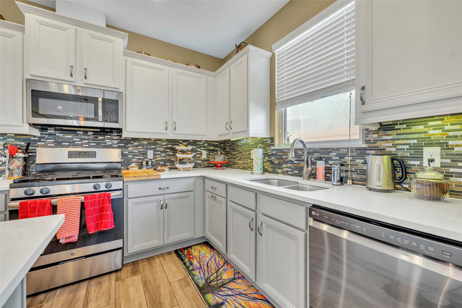 CASCADES OF GROVELAND - Residential