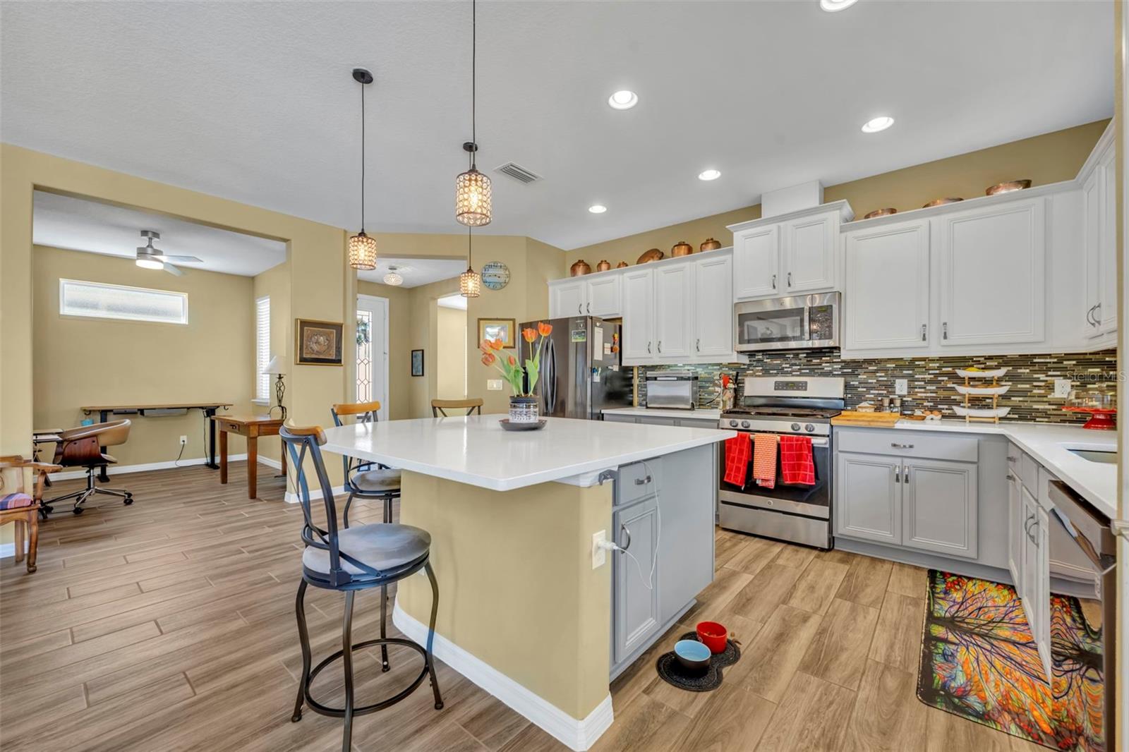 CASCADES OF GROVELAND - Residential