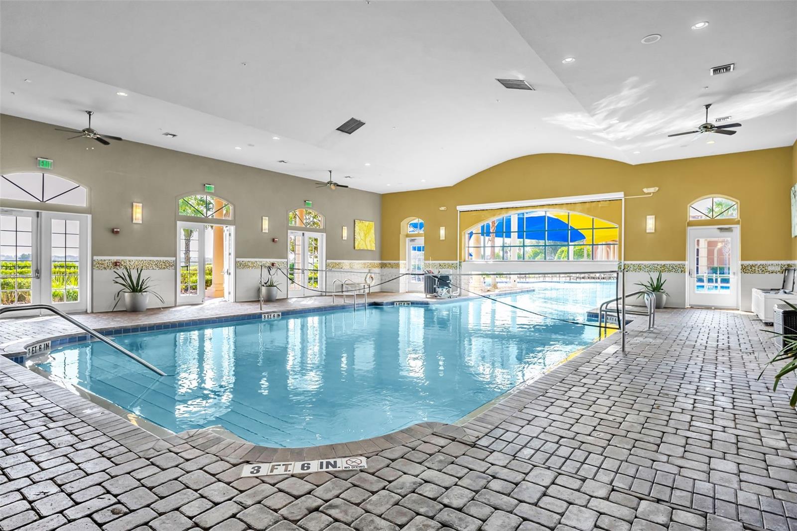 CASCADES OF GROVELAND - Residential