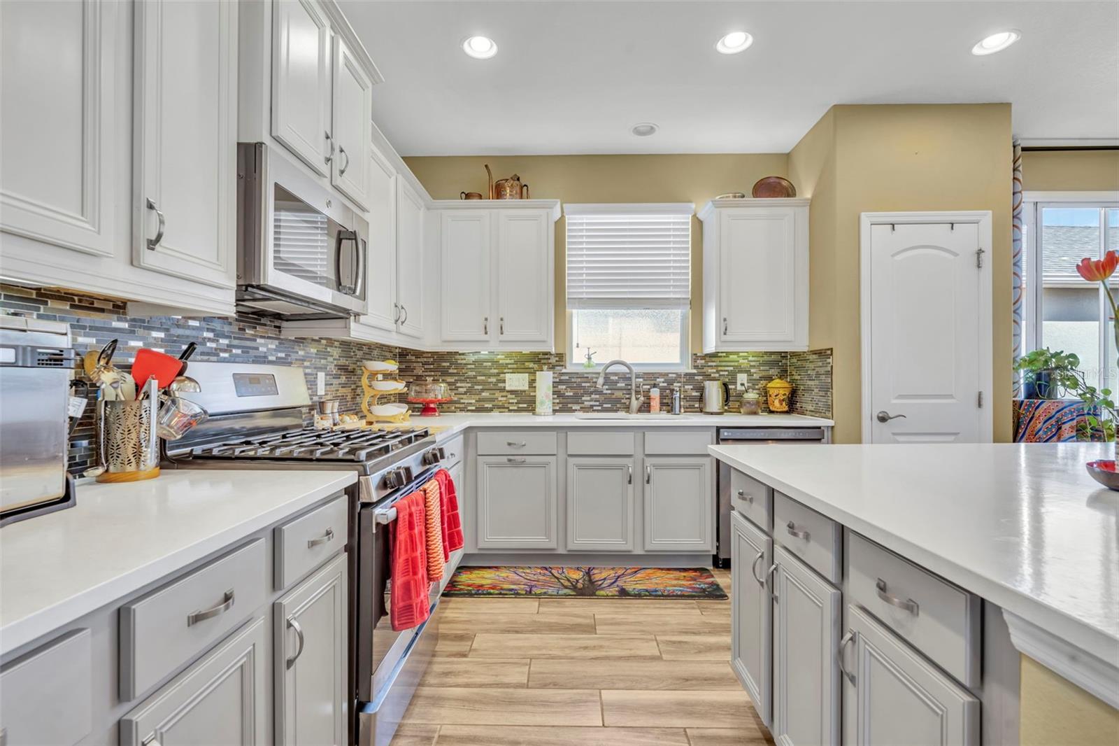 CASCADES OF GROVELAND - Residential