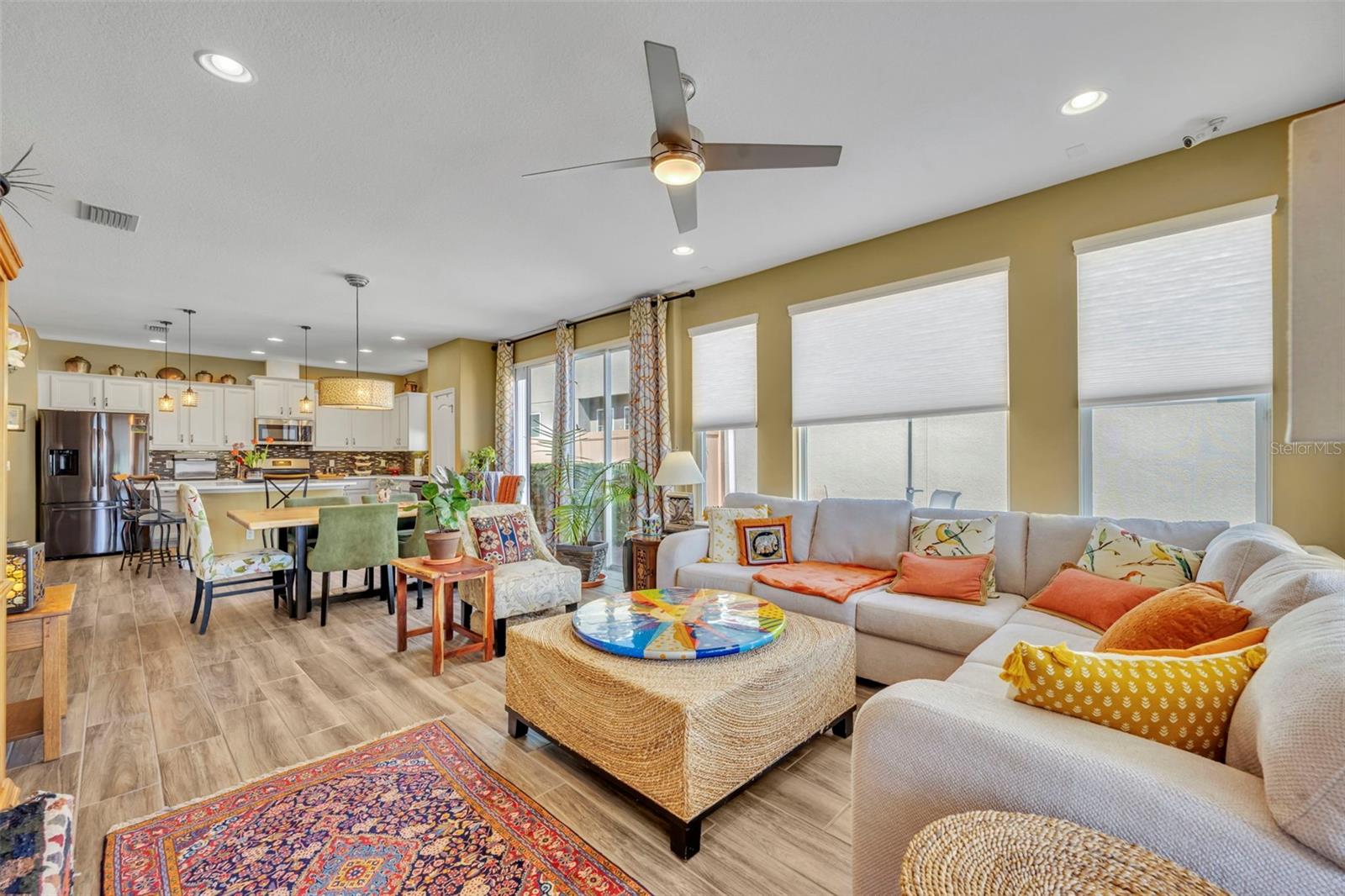 CASCADES OF GROVELAND - Residential