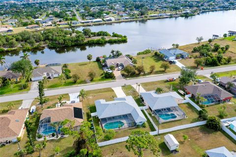 A home in PORT CHARLOTTE