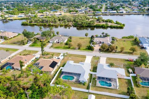 A home in PORT CHARLOTTE