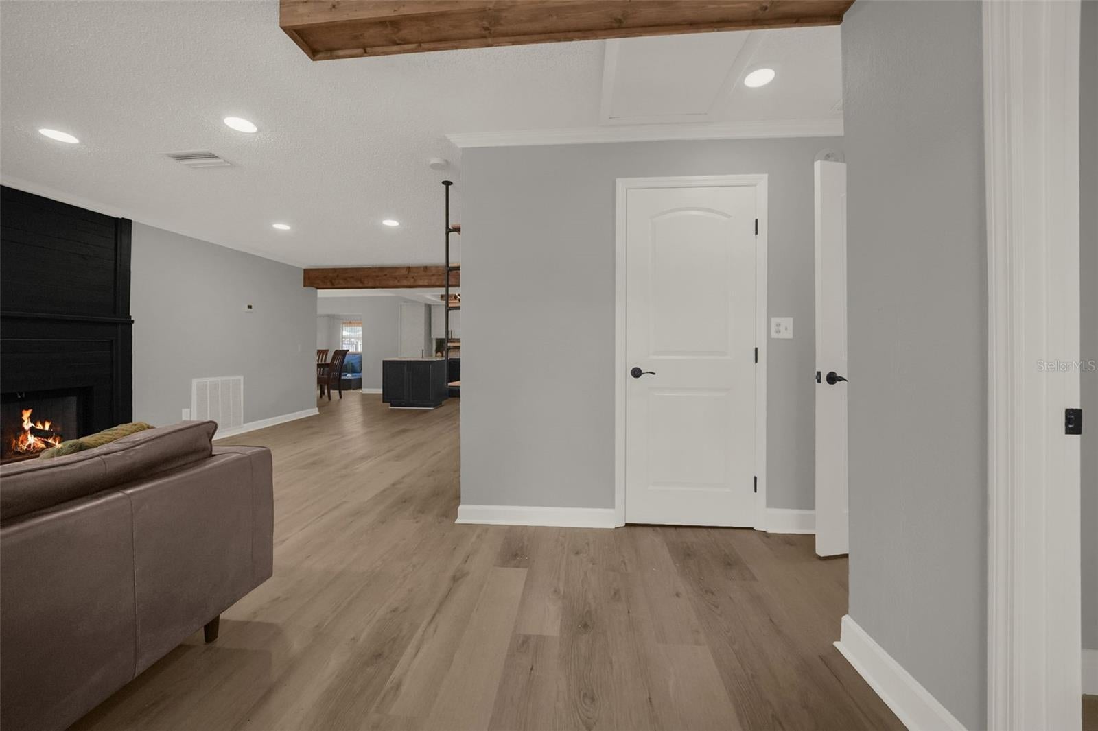 9627 HIDDEN OAKS CIRCLE