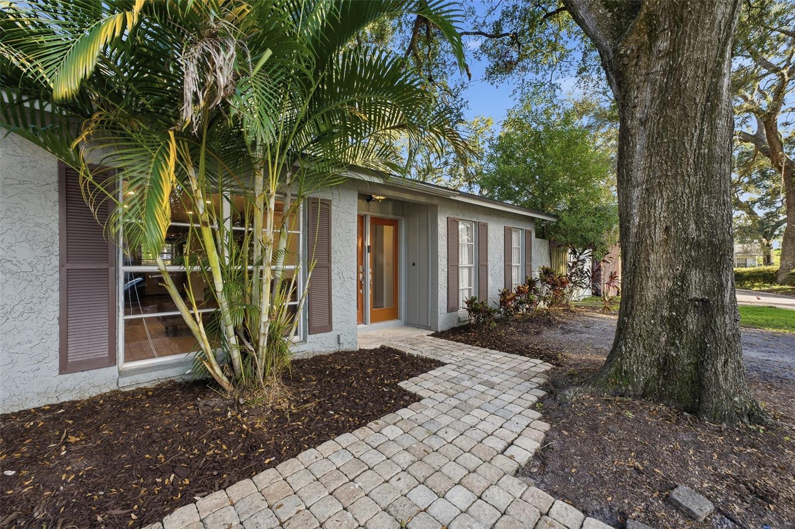 9627 HIDDEN OAKS CIRCLE
