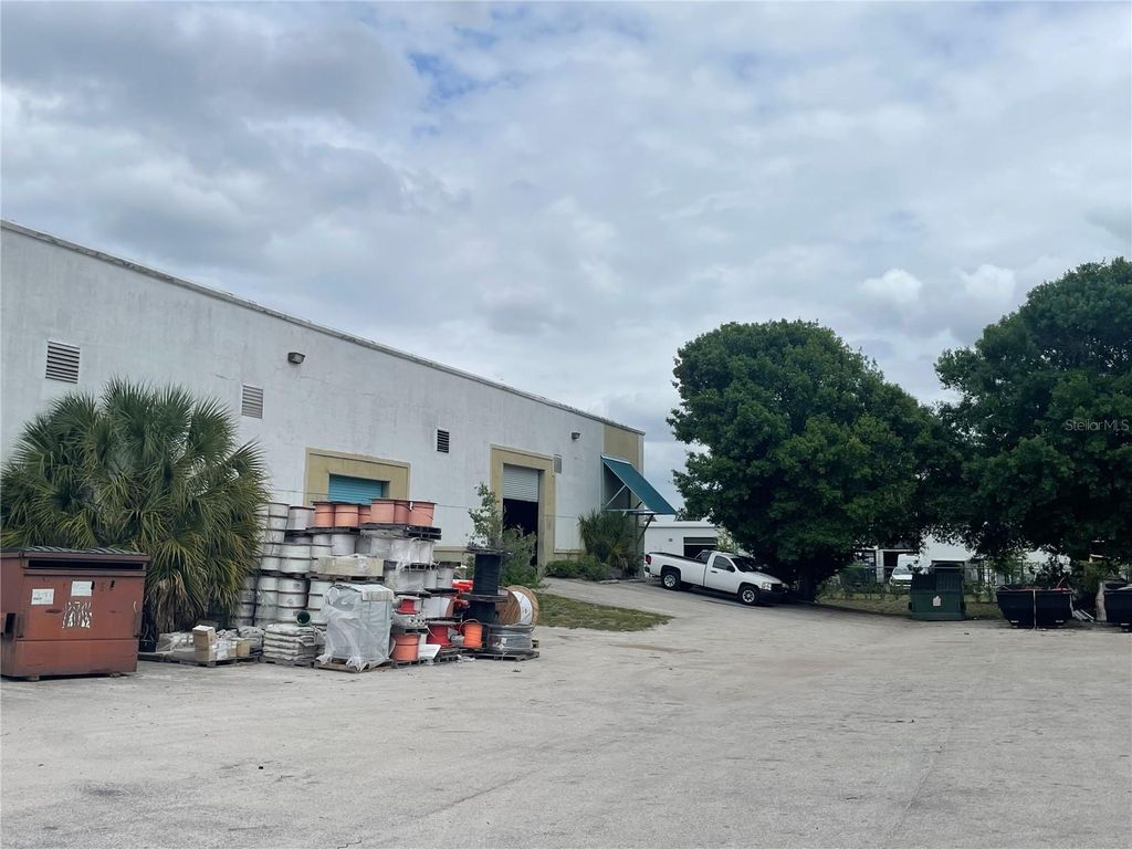 Photo of 2109 Old Hickory Tree Road, Saint Cloud, FL 34772 (MLS # O6400791)