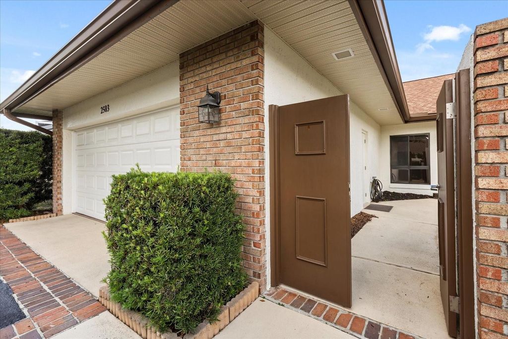 Photo of 2503 Sweetwater Country Club Drive, Apopka, FL 32712 (MLS # O6358204)