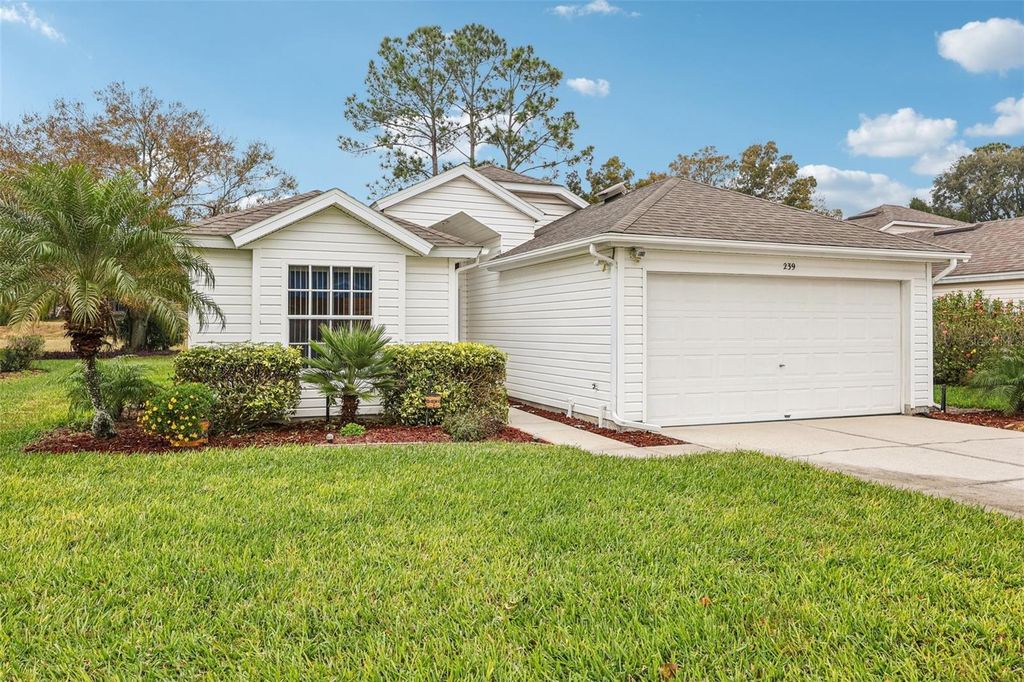 Photo of 239 Juniper Way, Tavares, FL 32778 (MLS # G5106007)
