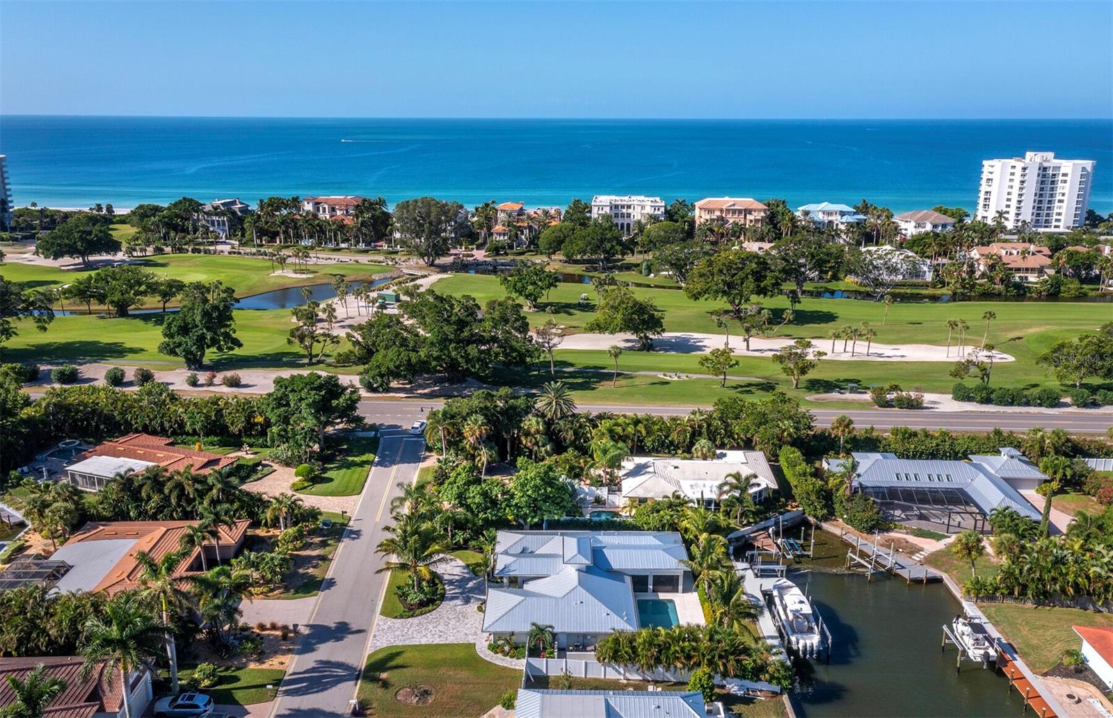 COUNTRY CLUB SHORES SEC 02 - Residential