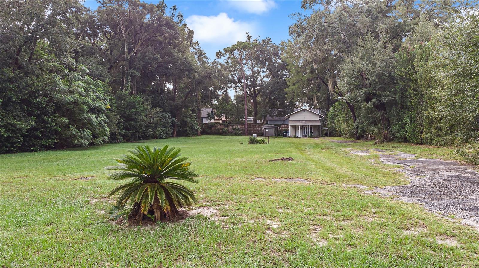 WEKIWA HILLS FIRST ADD - Residential