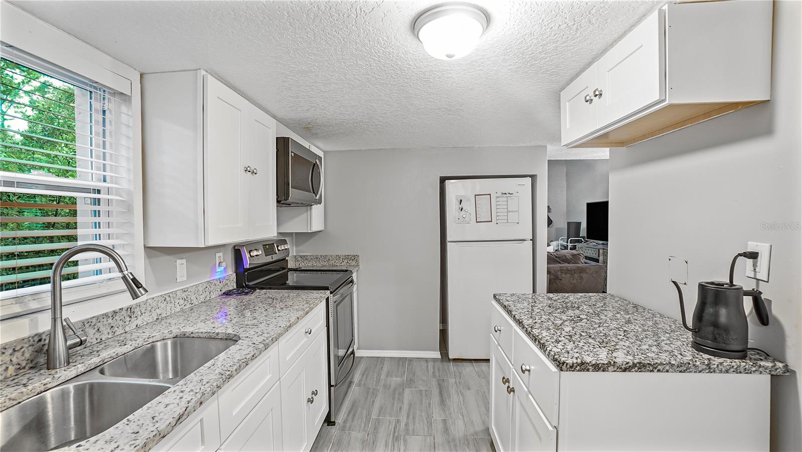 WEKIWA HILLS FIRST ADD - Residential