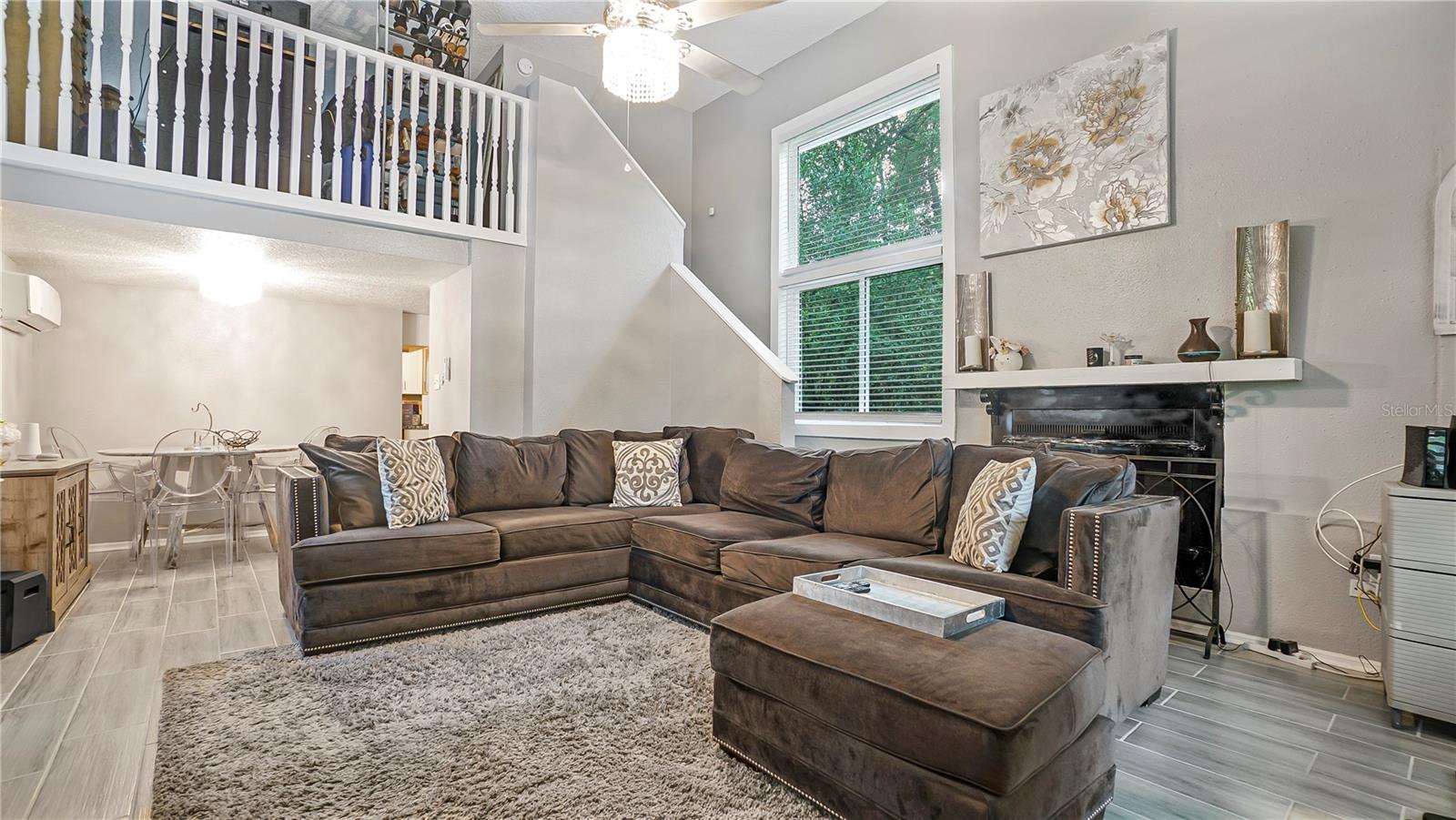 WEKIWA HILLS FIRST ADD - Residential
