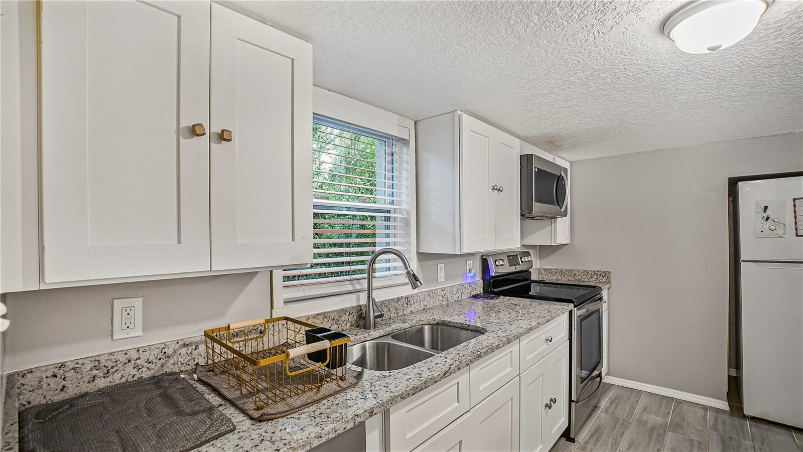 WEKIWA HILLS FIRST ADD - Residential
