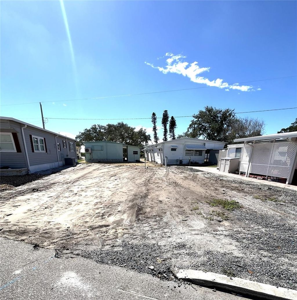 Photo of 6920 W Bayou Lane, Bradenton, FL 34207 (MLS # A4668506)