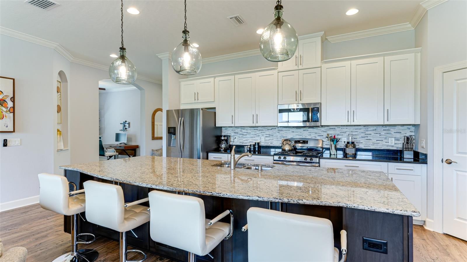 ESPLANADE PH VIII SUBPHASE A & B - Residential Lease