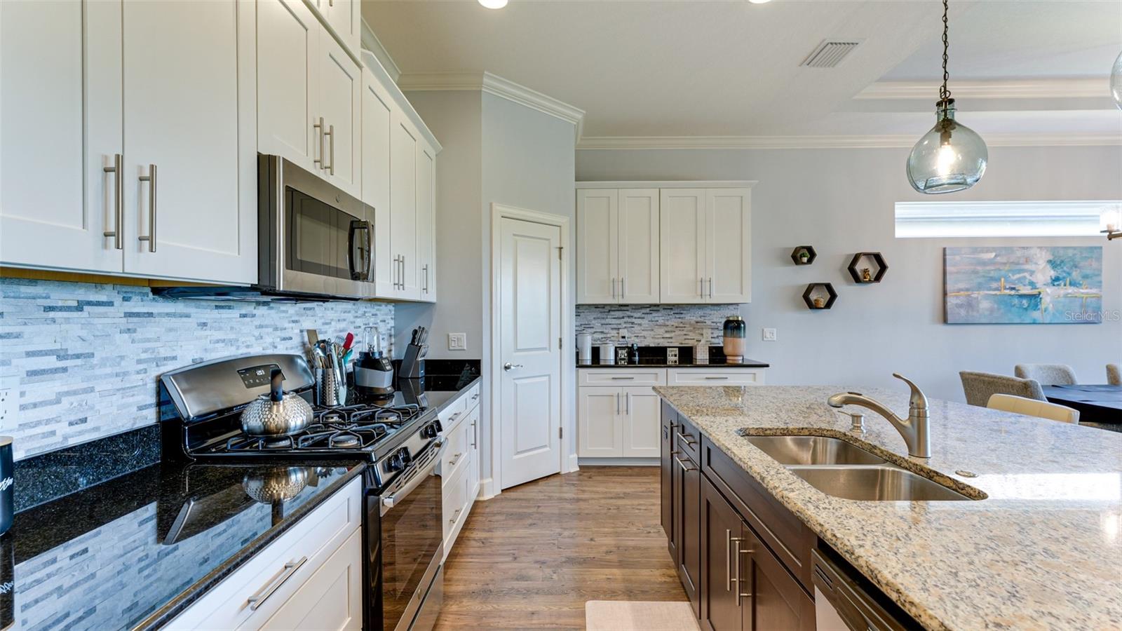 ESPLANADE PH VIII SUBPHASE A & B - Residential Lease