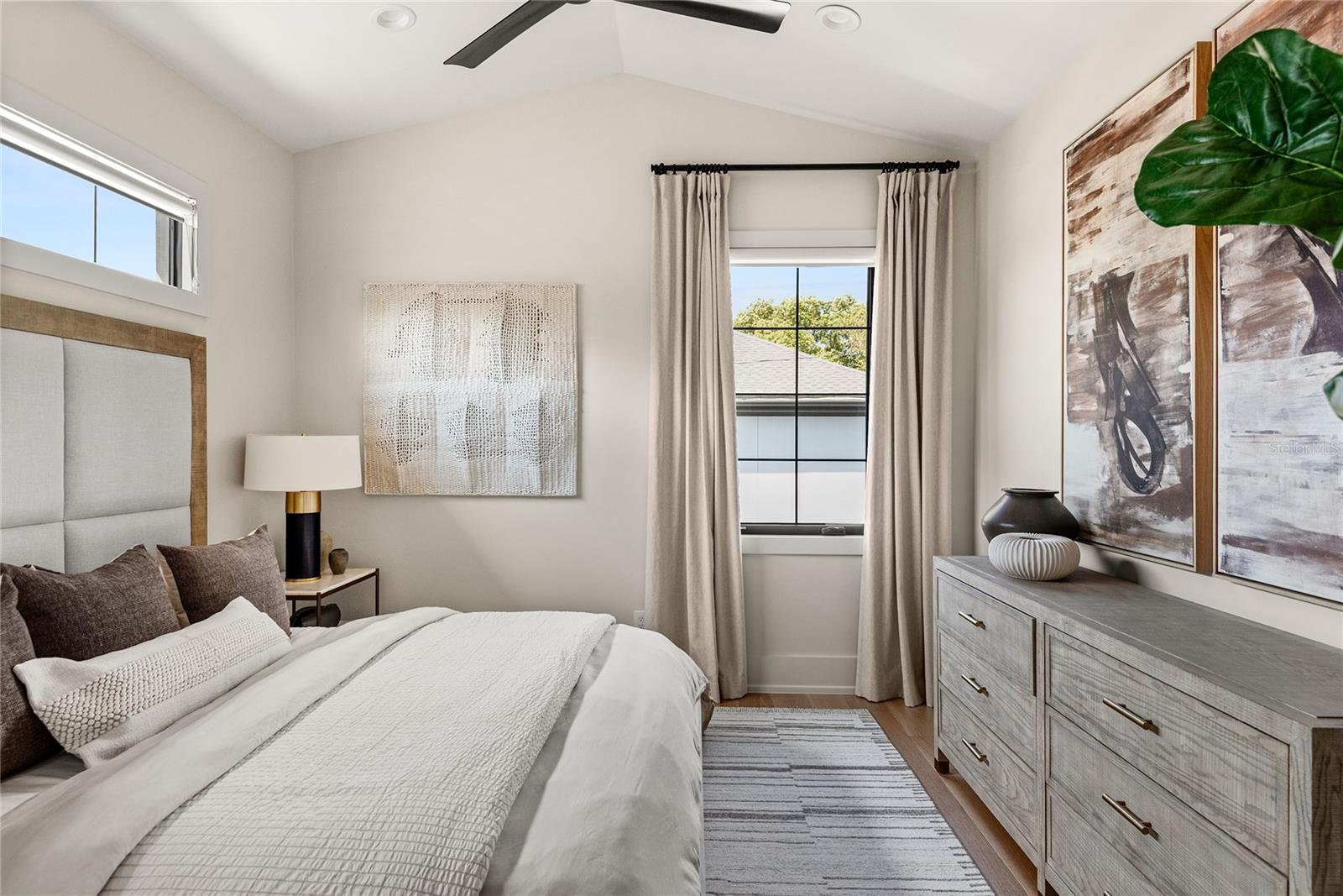 LAKE FOREST PARK - Residential