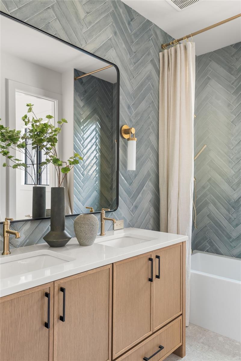 LAKE FOREST PARK - Residential