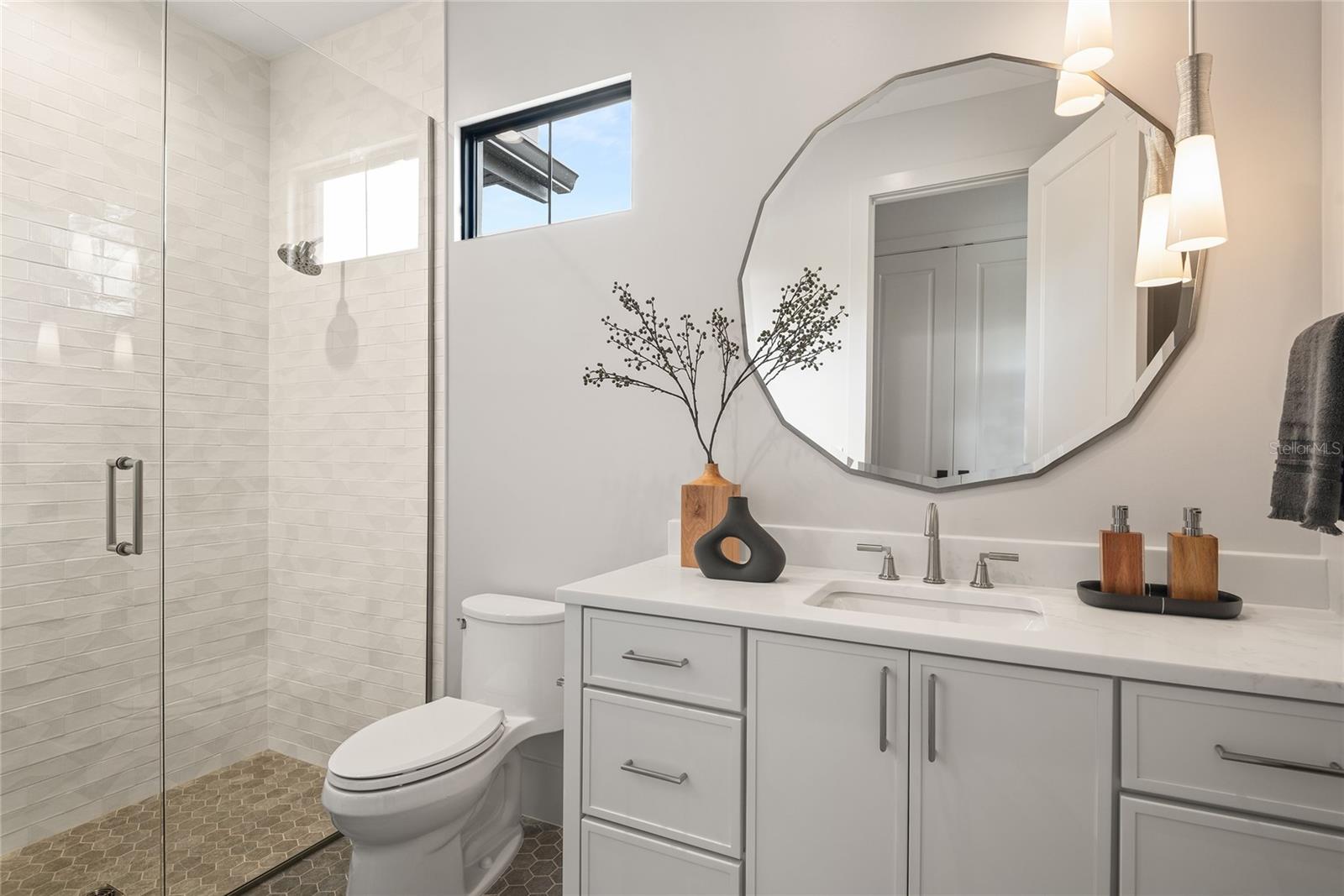 LAKE FOREST PARK - Residential