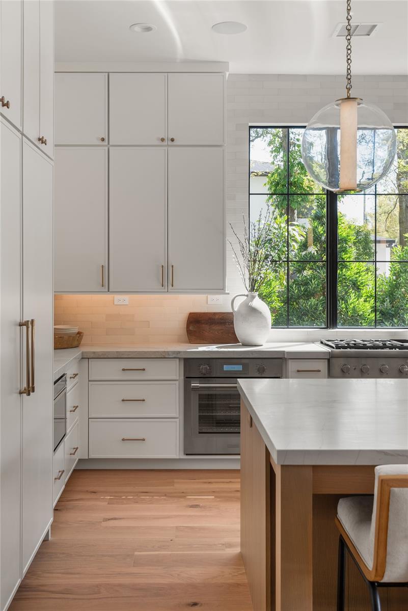 LAKE FOREST PARK - Residential