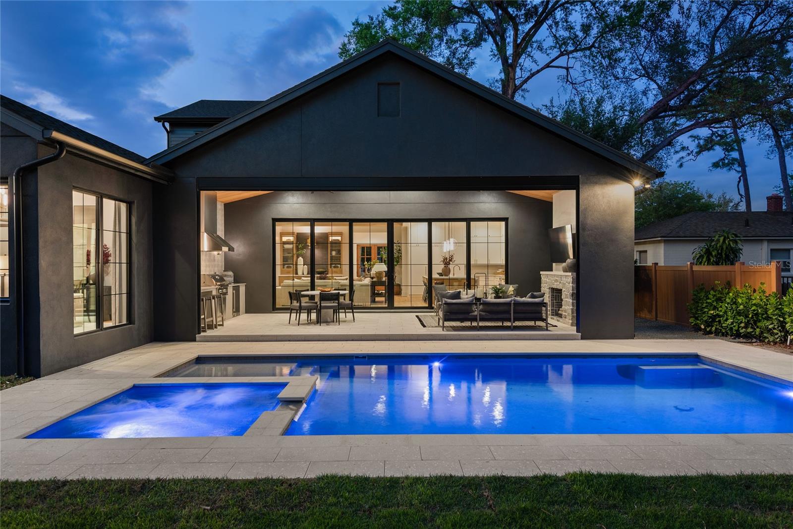 LAKE FOREST PARK - Residential